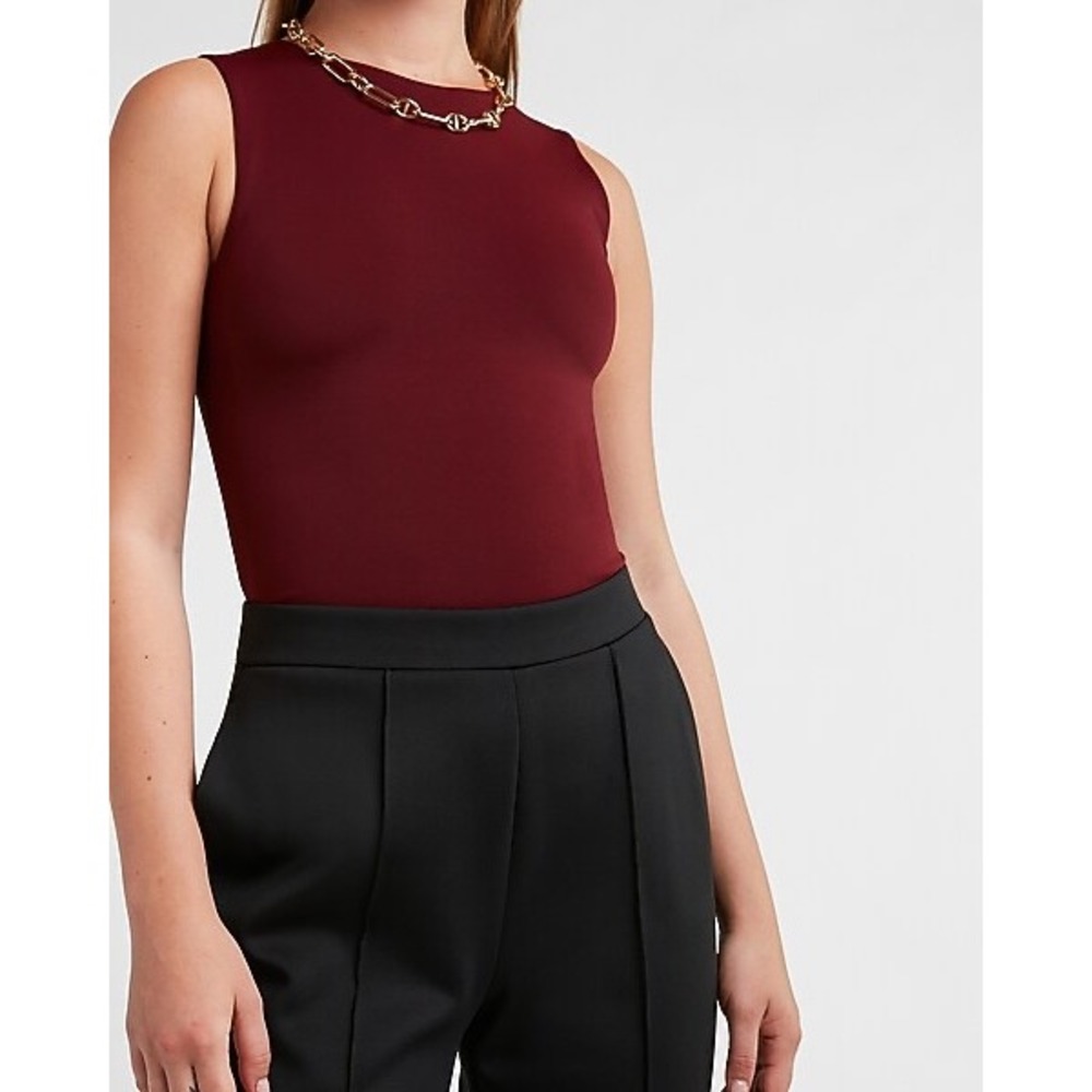 Express Burgundy Classic Crew Neck Compression Body Contour Sleeveless Tank M